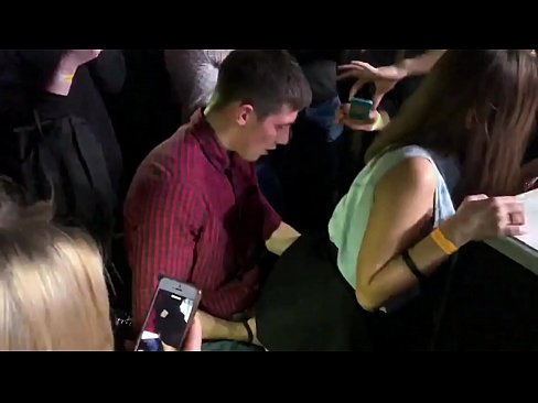 ❤️ Rigtig sex i en russisk natklub. 18-årig russisk pige i anus og vagina kneppet i en natklub ☑ Fucking video at da.assistdoctor23.ru ❤